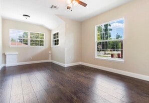 1042 W 10th St in Lakeland, FL - Building Photo
