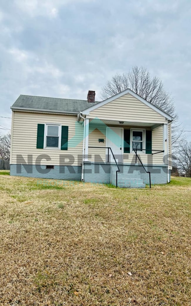 1302 Cypress St in Greensboro, NC - Building Photo - Building Photo