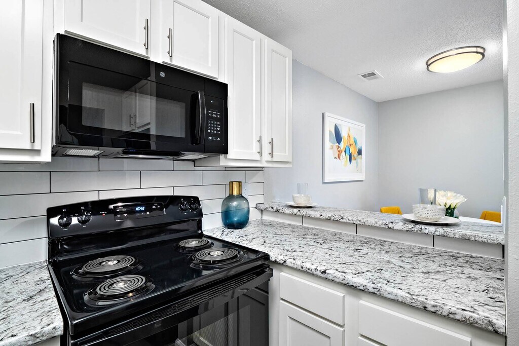 Glen at Bogey Hills St. Charles, MO Apartments