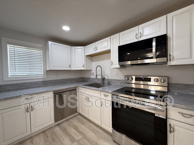 315 Moser Ave in Bullhead City, AZ - Building Photo