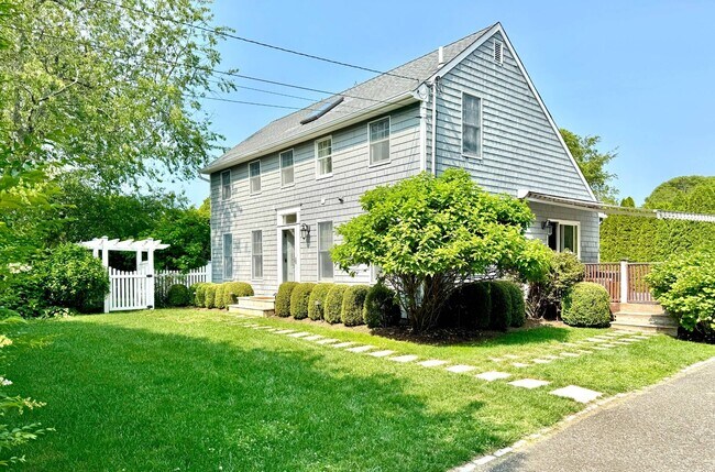 property at 28 Windermere Dr