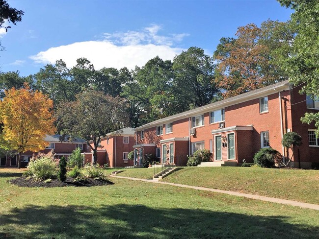 Brook Haven in Manchester, CT - Foto de edificio - Building Photo