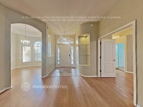 3721 Hollow Wood Dr in Valrico, FL - Building Photo - Building Photo