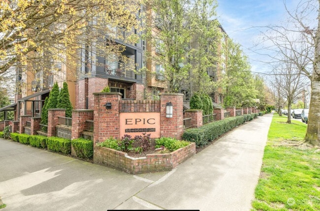 412 11th Ave, Unit 403