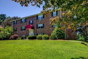 9 Cross St in Chelmsford, MA - Building Photo