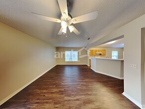4045 Half Moon Cir in Middleburg, FL - Building Photo - Building Photo