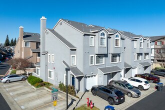 Element in Hayward, CA - Foto de edificio - Building Photo