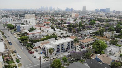318 N Wilton Pl, Unit 5 in Los Angeles, CA - Foto de edificio - Building Photo