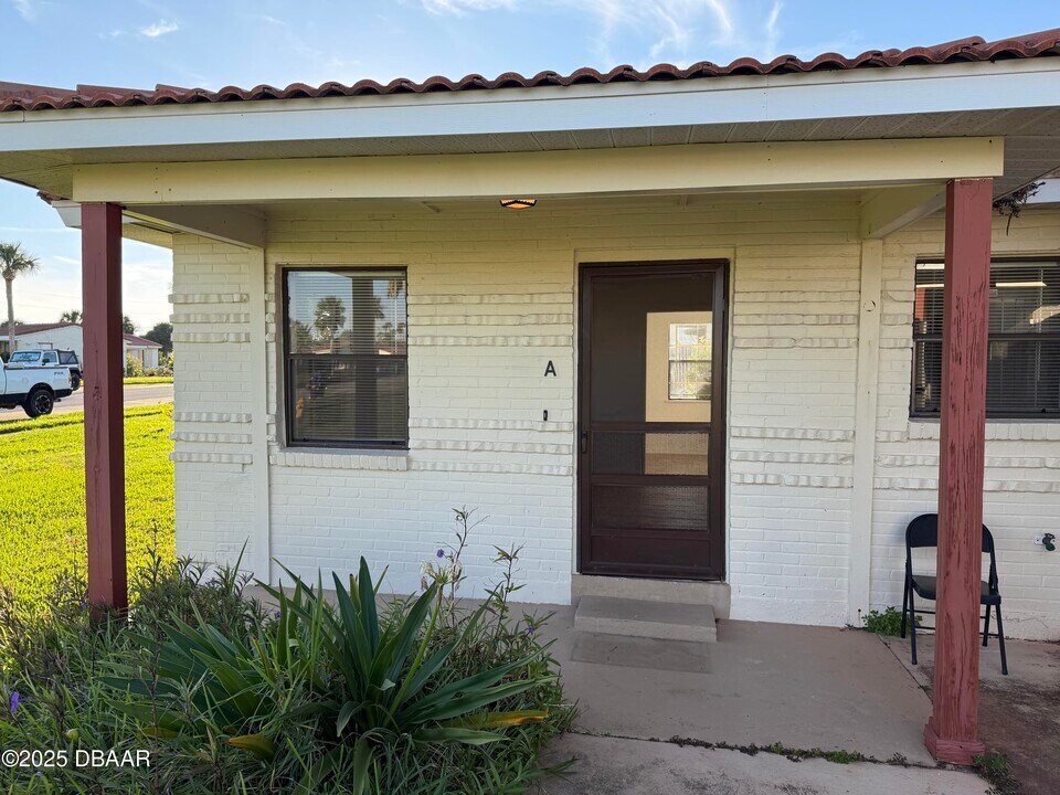 11 Oriole Cir in Ormond Beach, FL - Building Photo