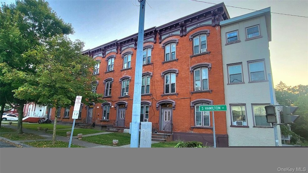 61 S Hamilton St in Poughkeepsie, NY - Foto de edificio