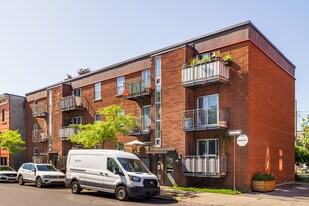 1450-1460 Frontenac Rue in Montréal, QC - Building Photo
