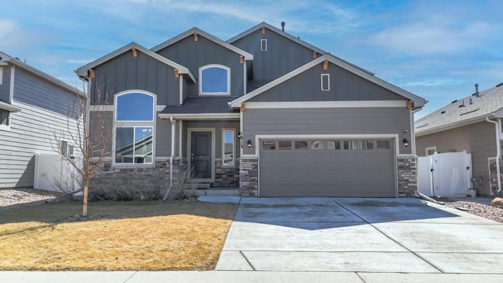1813 Ruddlesway Dr in Windsor, CO - Building Photo