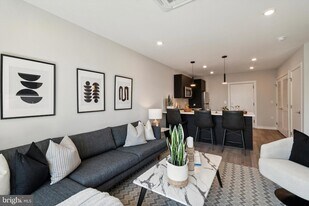 3449 Scotts Ln, Unit A313 in Philadelphia, PA - Building Photo