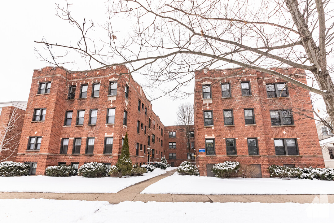 1133 Oak Ave in Evanston, IL - Building Photo