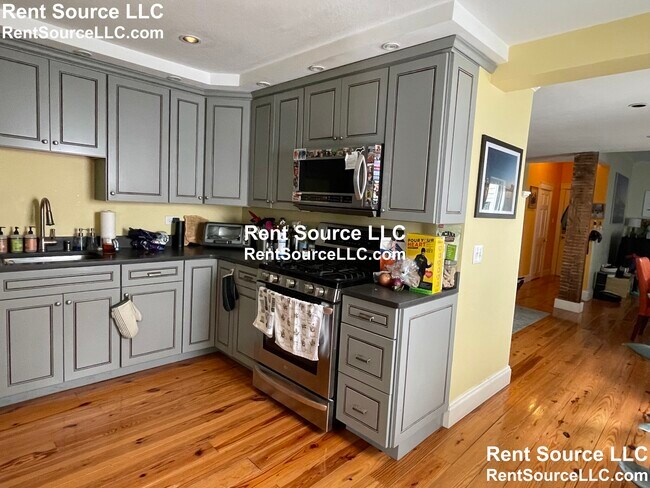 73 Spring St in Cambridge, MA - Building Photo - Building Photo
