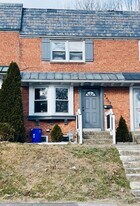 2462 Brookwood St in Harrisburg, PA - Building Photo