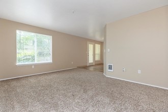 Aspen Creek Apartments in Puyallup, WA - Building Photo - Building Photo