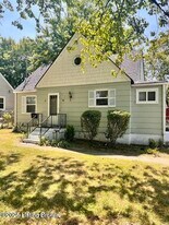 610 Marquette Dr in Louisville, KY - Building Photo