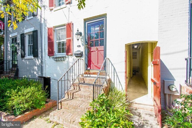 605 S St Asaph St in Alexandria, VA - Building Photo - Building Photo
