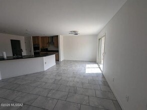 8748 E Pebble Stone Ln in Tucson, AZ - Building Photo - Building Photo