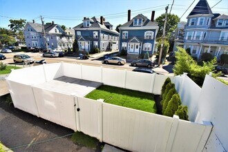 191 Adams St in Waltham, MA - Building Photo - Building Photo