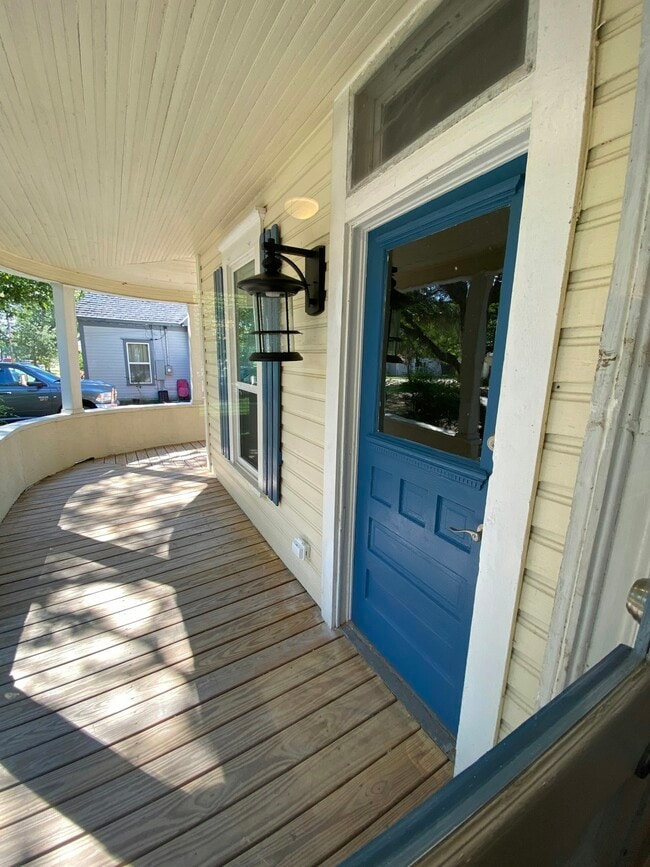 723 N Buffalo St in Cleburne, TX - Building Photo - Building Photo