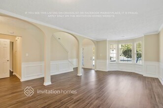 1370 Pinebreeze Ct in Marietta, GA - Foto de edificio - Building Photo