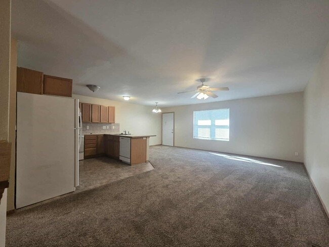1102 Country Club Ln in Junction City, KS - Building Photo - Building Photo