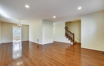 7509 Heatherton Ln in Potomac, MD - Building Photo - Building Photo