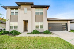 6846 Dell Vista Drive in Rosenberg, TX - Building Photo