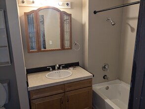 605 S 207th St in Des Moines, WA - Building Photo - Building Photo