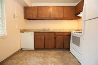 Brendan Court Apartments in North Olmsted, OH - Building Photo - Interior Photo