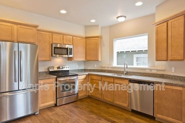 556 1/2 Prospect St in Seattle, WA - Building Photo - Building Photo