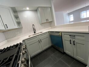 1455 W Fullerton Ave in Chicago, IL - Building Photo - Building Photo