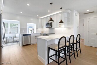 4525 Fluvia Ave in Naples, FL - Foto de edificio - Building Photo