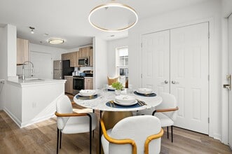 Woodbury Park at City Centre in Woodbury, MN - Building Photo - Building Photo