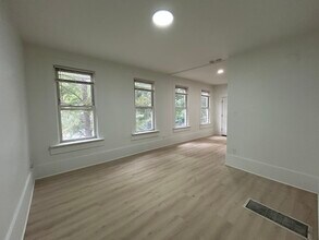 2301 N Leavitt St, Unit 1RR in Chicago, IL - Foto de edificio - Building Photo