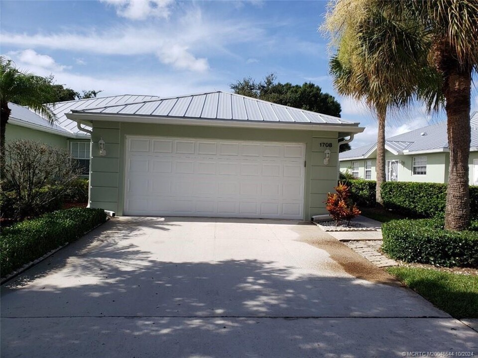 1708 SW Waterfall Blvd in Palm City, FL - Building Photo