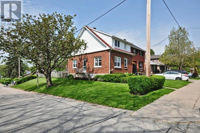 26 Forty First St in Toronto, ON - Building Photo - Building Photo