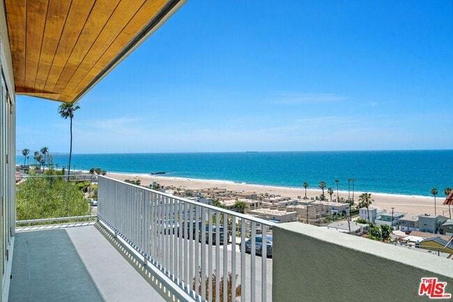 property at 7008 Vista Del Mar Ln