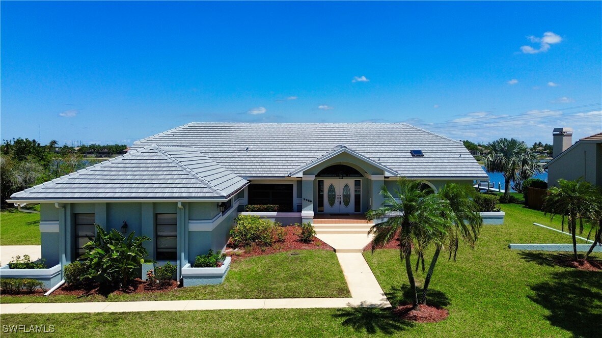 5350 Harborage Dr in Ft. Myers, FL - Foto de edificio