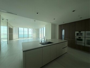 18501 Collins Ave, Unit # 4904 in Sunny Isles Beach, FL - Building Photo - Building Photo