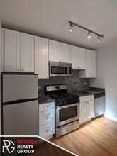 2832 W Palmer St, Unit 304 in Chicago, IL - Building Photo - Building Photo