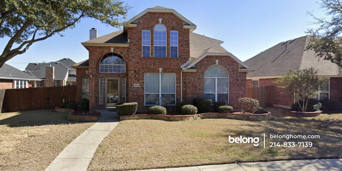 8106 Salzburg Dr in Rowlett, TX - Building Photo