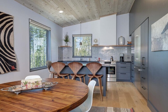 26 Lakewood Dr in Big Sky, MT - Building Photo - Building Photo