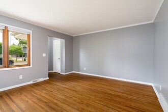 5312 Hiawatha Ln in Minneapolis, MN - Foto de edificio - Building Photo