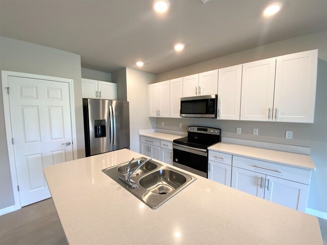 15476 Wildflower Cir in Naples, FL - Building Photo - Building Photo