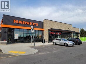 255 Northfield Dr E in Waterloo, ON - Building Photo - Building Photo