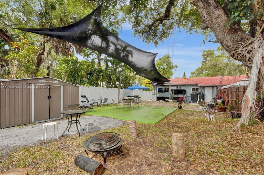 1548 NE 131st Ln in North Miami, FL - Building Photo
