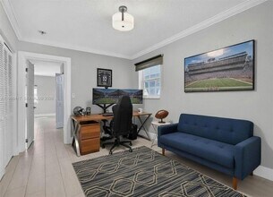 217 SE 5th St in Dania Beach, FL - Foto de edificio - Building Photo